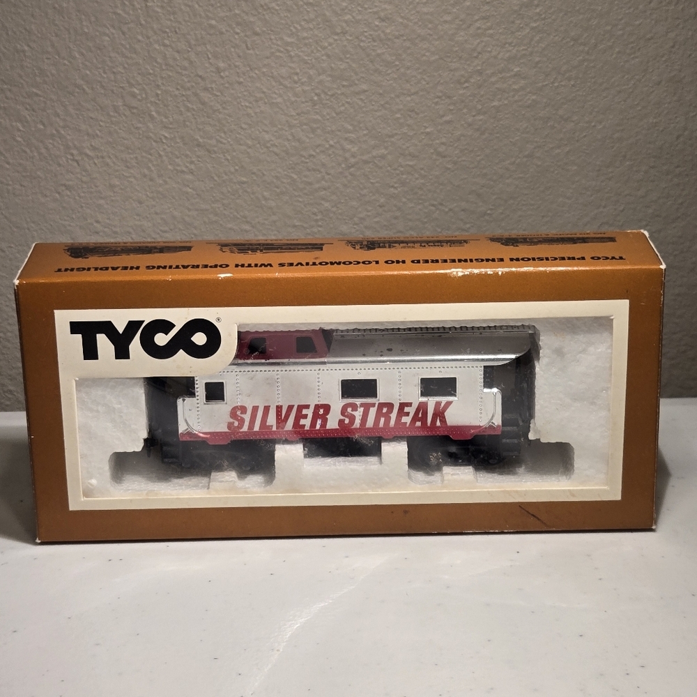 Vintage HO Scale Tyco “Silver Streak” Freight Train Caboose Car w/ Box